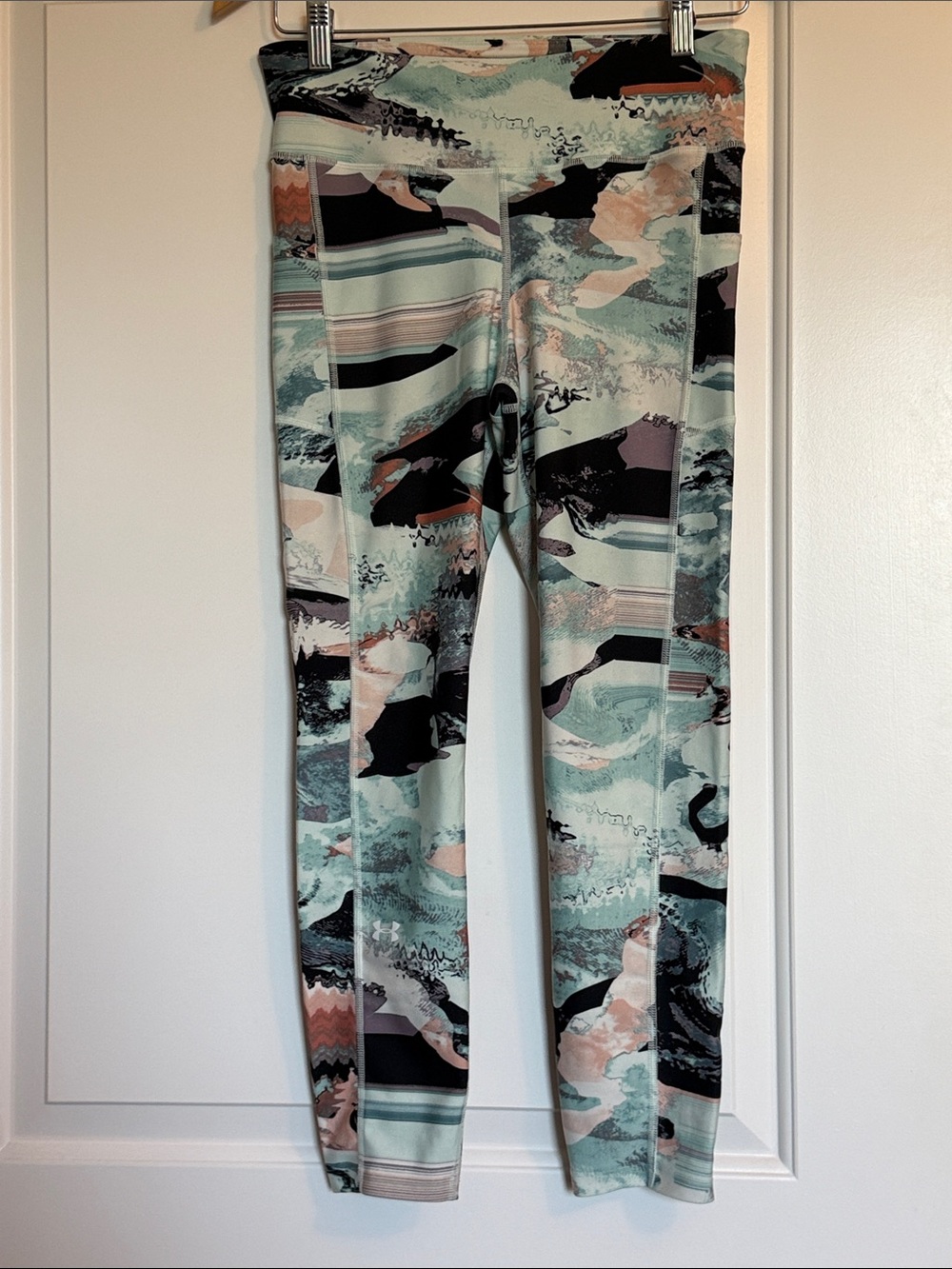 Under Armour Abstract Print Workout Leggings with pockets
